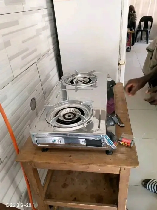 Gas stove running on biodigester output